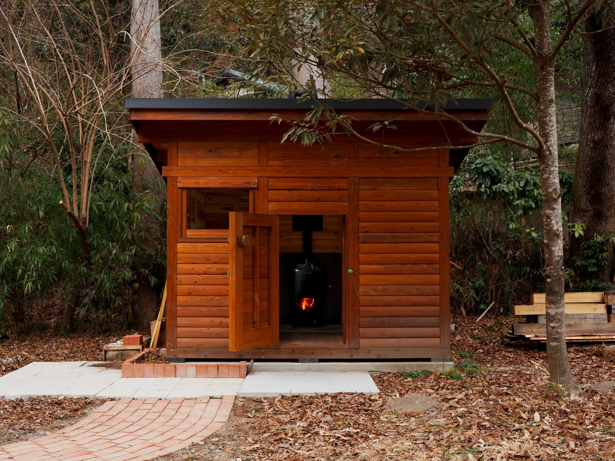 木の温もりを感じるサウナ